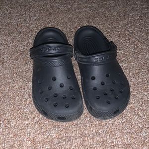 black crocs